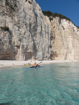 kayak de mer dans les îles Ioniennes (Céphalonie)