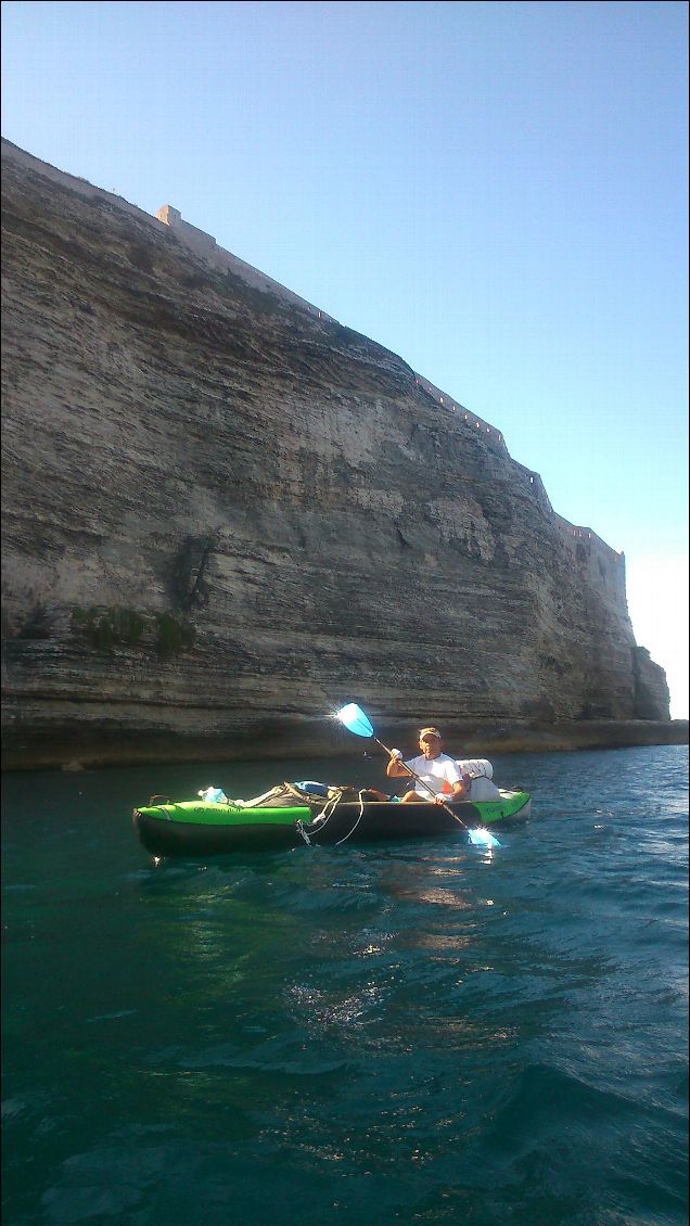 Couverture de Fautea-Bonifacio en Kayaks
