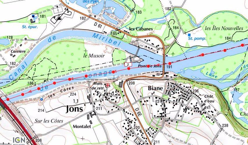 Navigation sur le canal de Jonage