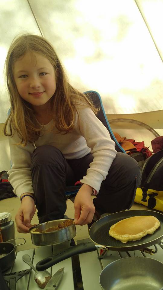 Tous les deux jours pancakes au ptit déj ! après le dilemme c'est confiture, beurre, miel ou nutella !