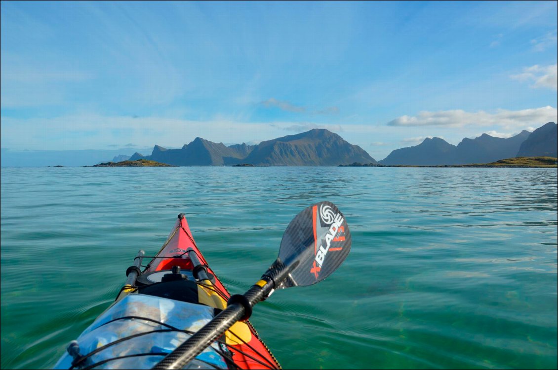 Beau temps lors de cette navigation ! Trip kayak de mer aux Lofoten.
Photo Yannick Véricel
Voir son  site Web, ainsi que son  carnet sur Mytrip.